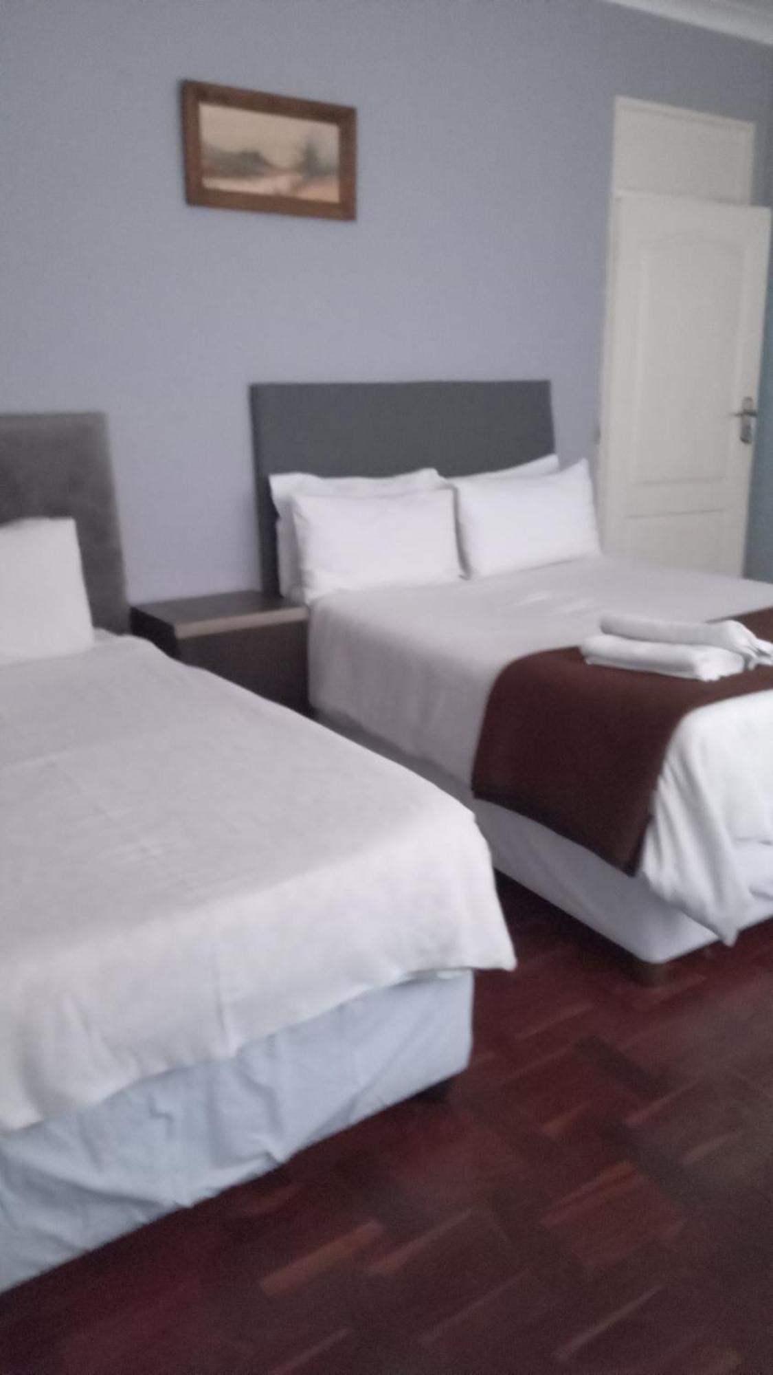 Acacia Guesthouse เคมป์ตัน พาร์ค ภายนอก รูปภาพ